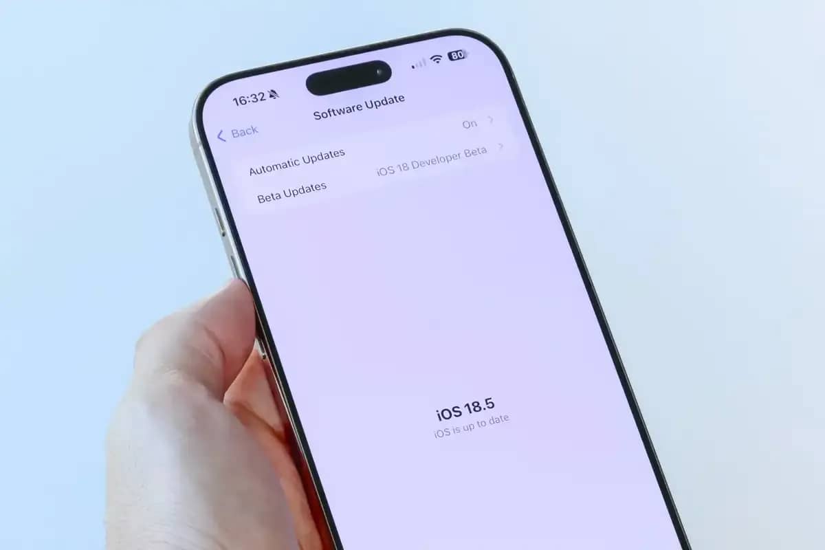 به‌روزرسانی iOS 18.5؛ پشتیبانی از قابلیت ماهواره‌ای در iPhone 13 فعال شد
