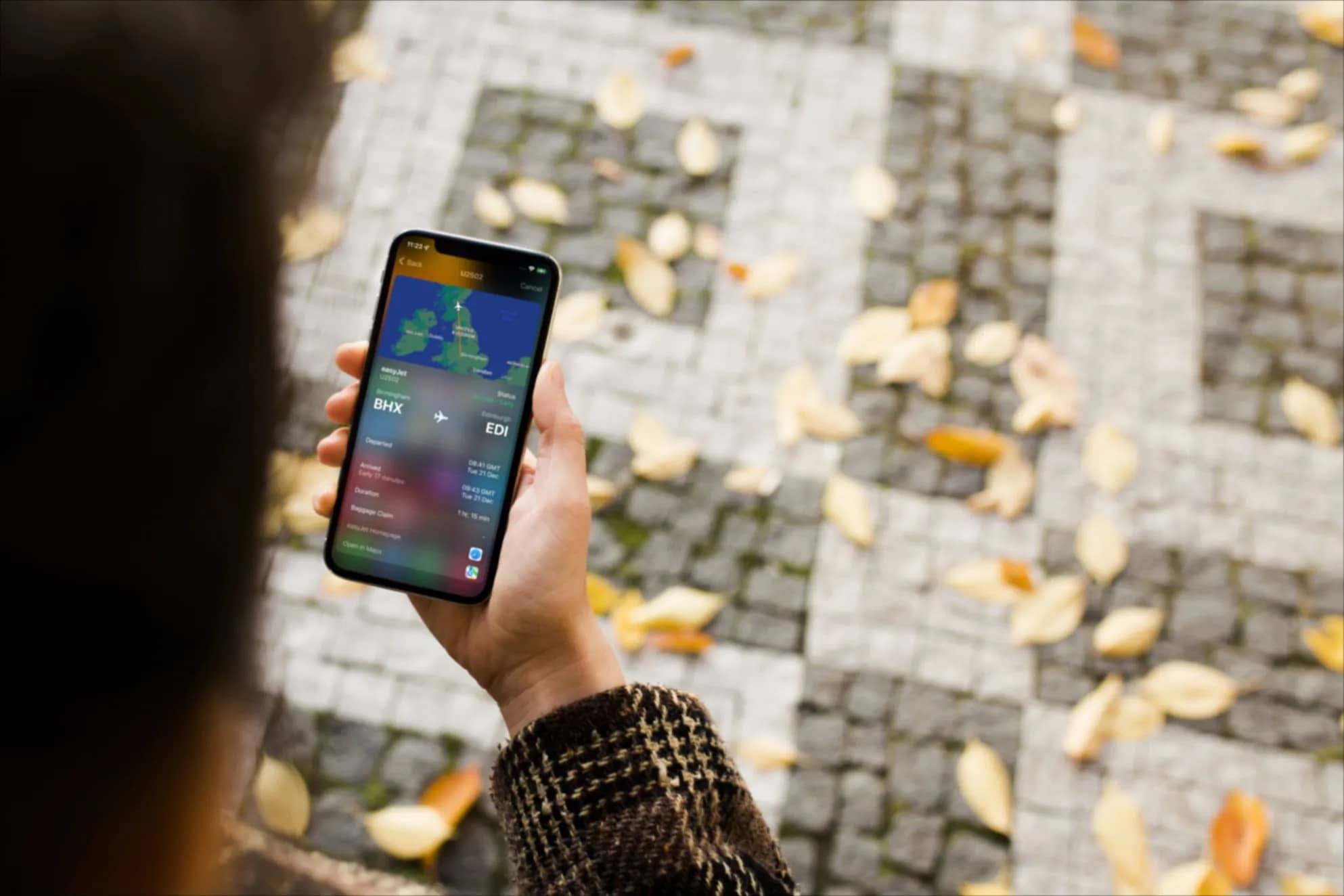 ردیابی پرواز با آیفون — راهنمای گام‌به‌گام