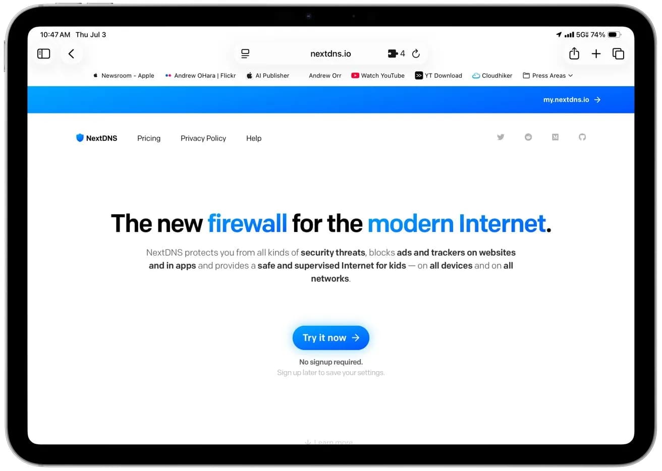 صفحه نمایش تبلت با وب‌سایت NextDNS برای امنیت اینترنت