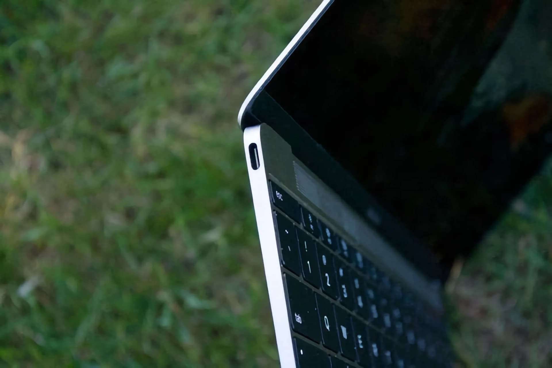 پورت USB-C مکبوک 12 اینچی
