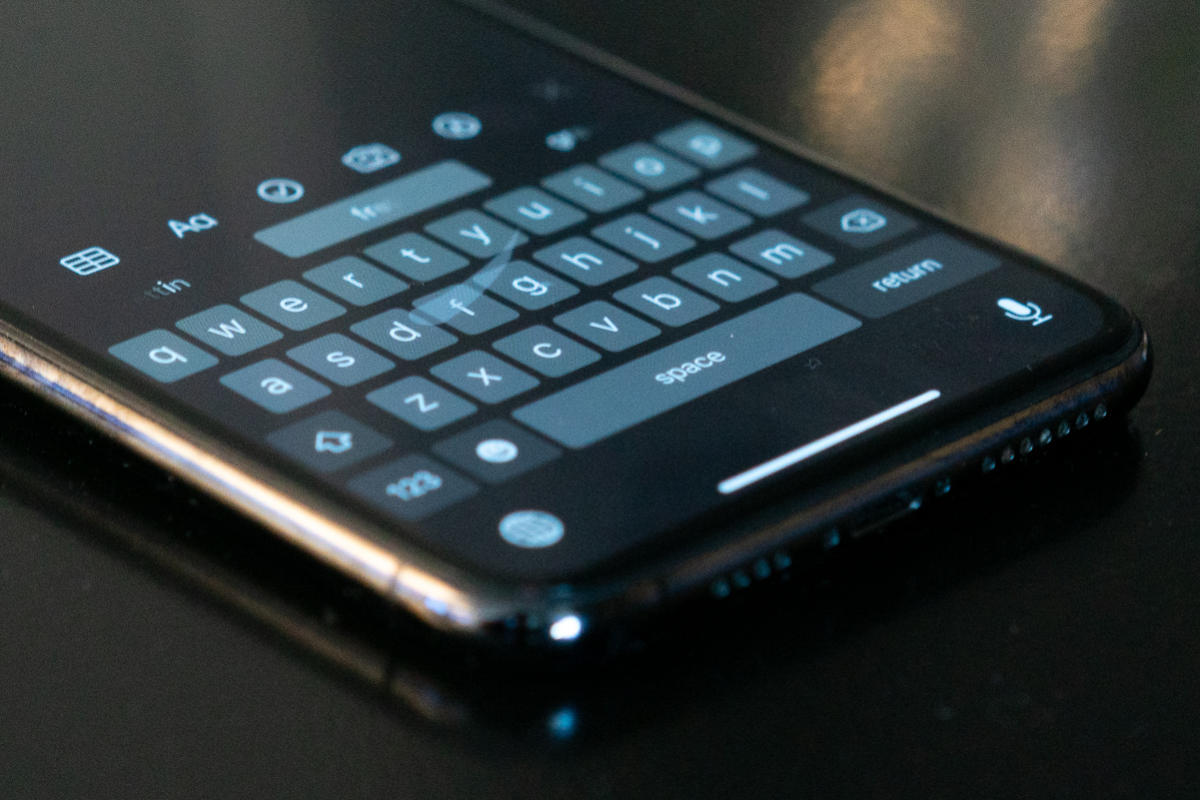 iOS 13 - swipe keyboard